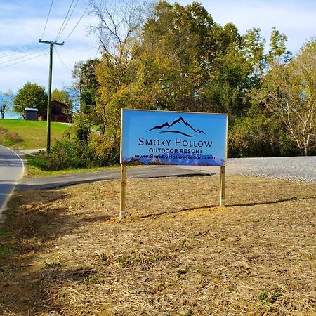 Smoky Hollow Outdoor Resort Covered Wagon Sevierville Exteriör bild