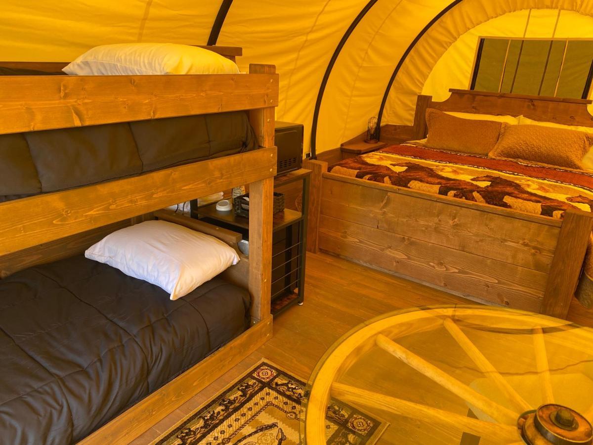 Smoky Hollow Outdoor Resort Covered Wagon Sevierville Exteriör bild