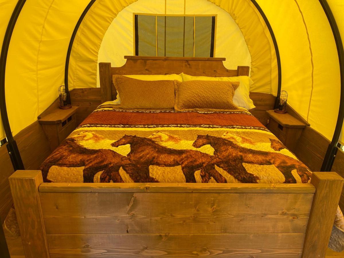 Smoky Hollow Outdoor Resort Covered Wagon Sevierville Exteriör bild
