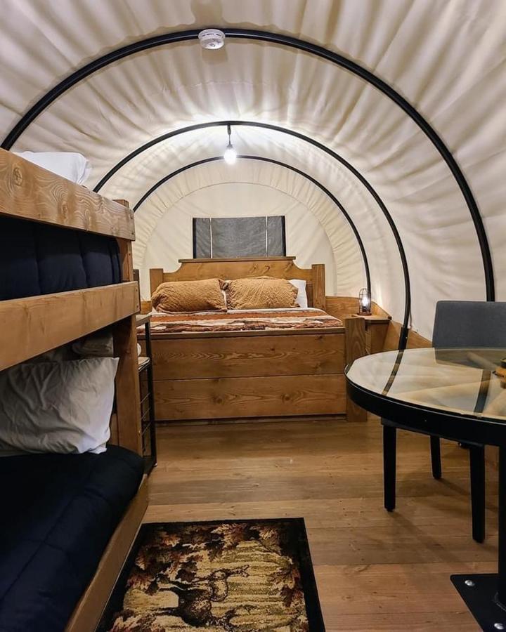 Smoky Hollow Outdoor Resort Covered Wagon Sevierville Exteriör bild